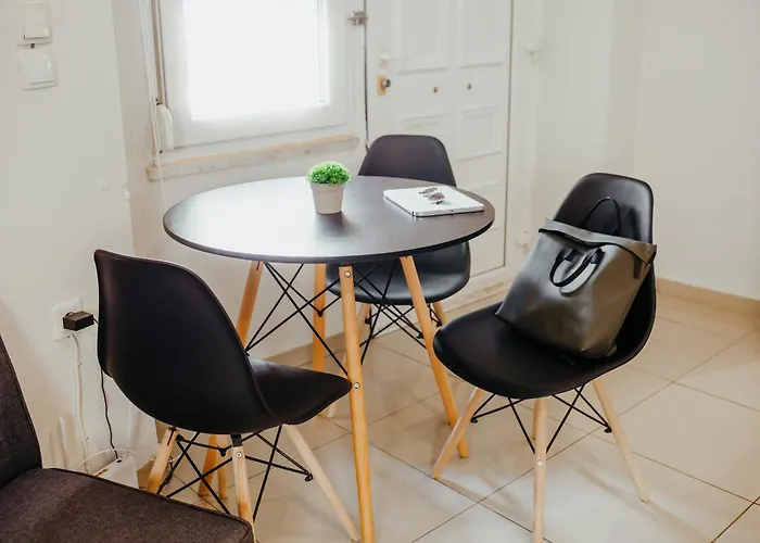 Stylish Flat Downtown Daire Selanik